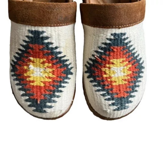 Born x Sundance -Bailie Aztec Platform Clog Slip On Shoes in White Sz 8 with box - Picture 3 of 5